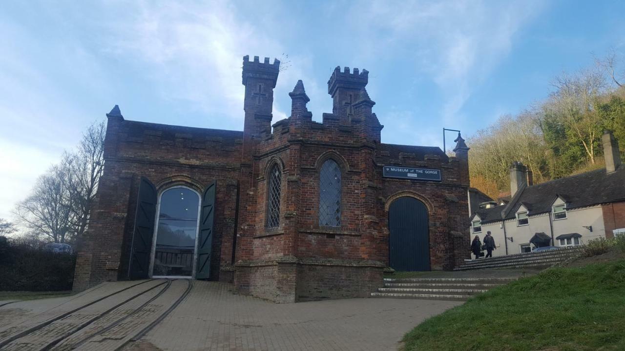 Pageant Lodge Telford Exterior foto