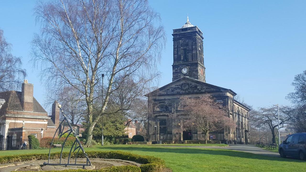 Pageant Lodge Telford Exterior foto